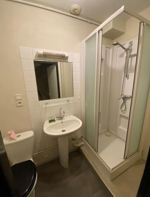 Détente au Centre-Ville - Lons-le-Saunier Extérieur photo